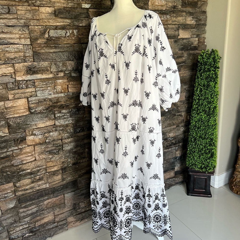 Topshop Chic Black and White Floral Long Sleeve Dress